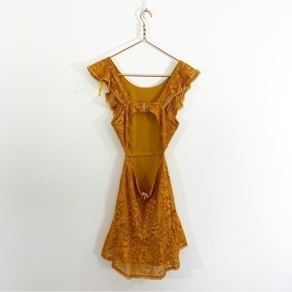 Angel Biba NWT Small Mustard Yellow Lace Open Back Mini Dress Sleeveless - Picture 6 of 11